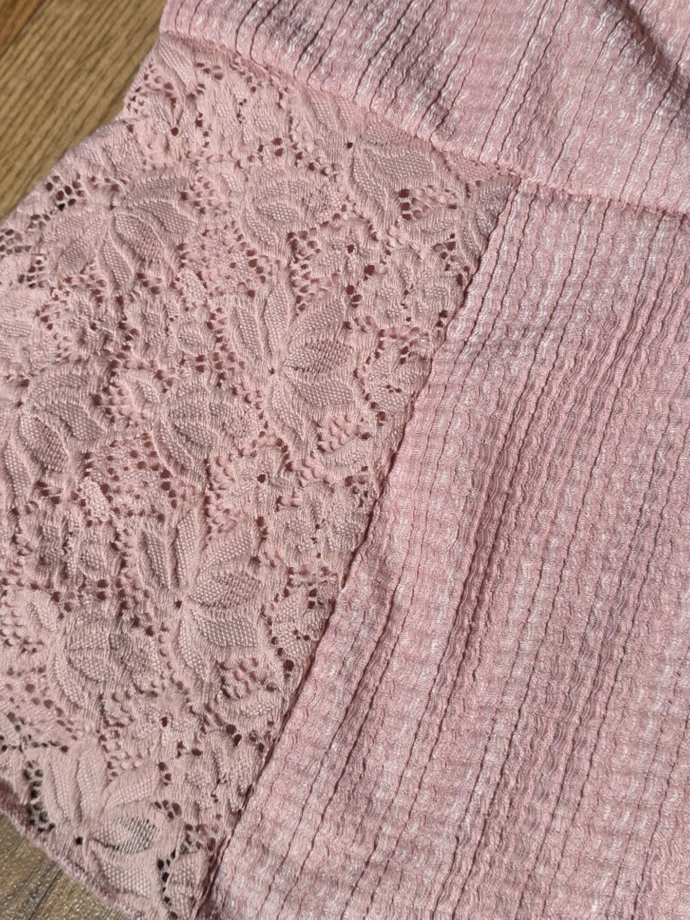La Pêche Blush Pink Lace Top — Size XL - Picture 6 of 7